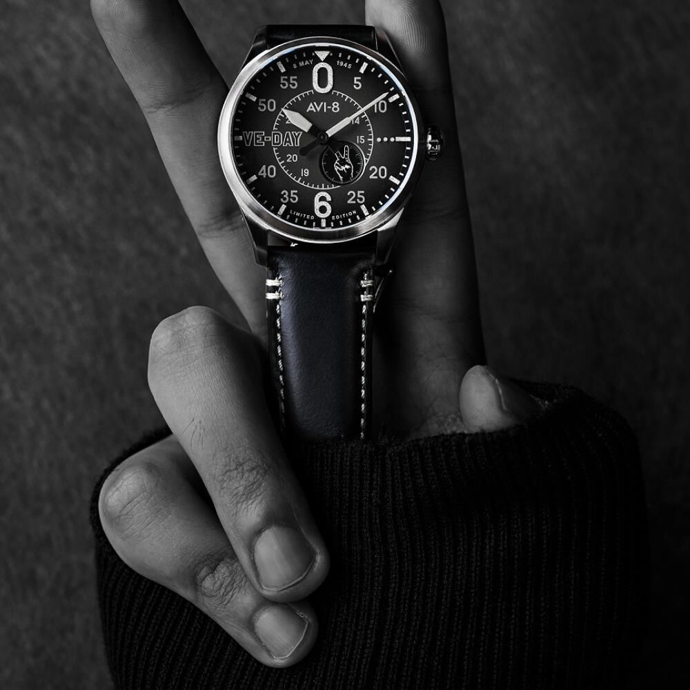 SPITFIRE TYPE 300 AUTOMATIC VE-DAY 80TH LIMITED EDITION AV-4073-01 (Miyota 8245 Mekanizmalı) Erkek Kol Saati