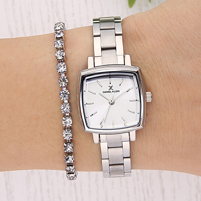 Daniel Klein - DKE.1.10677-8 Bileklik Hediyeli Kadın Kol Saati