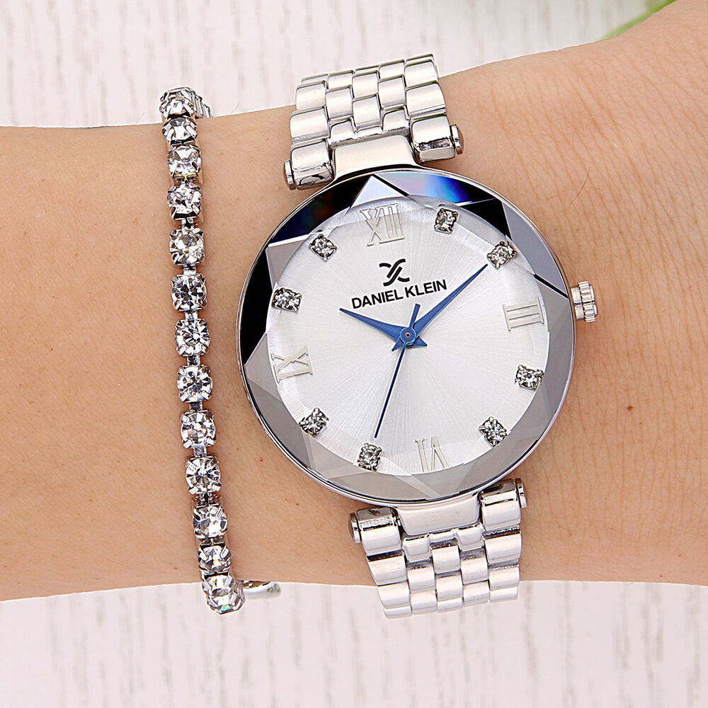 DKE.1.10811-1 Bileklik Hediyeli Kadın Kol Saati