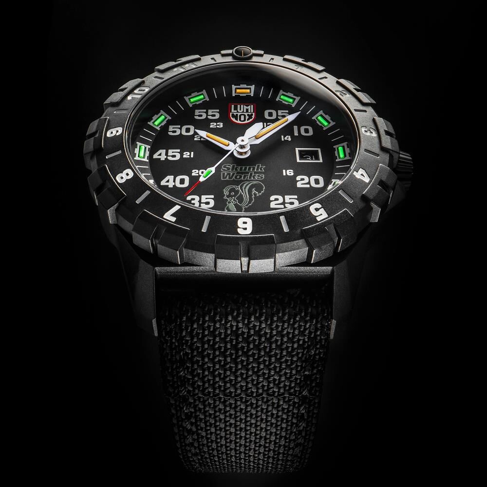LUMINOX XA.6442.H F-117 NIGHTHAWK® x SKUNK WORKS® 6440 Serisi (İsviçre Üretimi Ronda 515 Mekanizmalı) Pilot Erkek Kol Saati