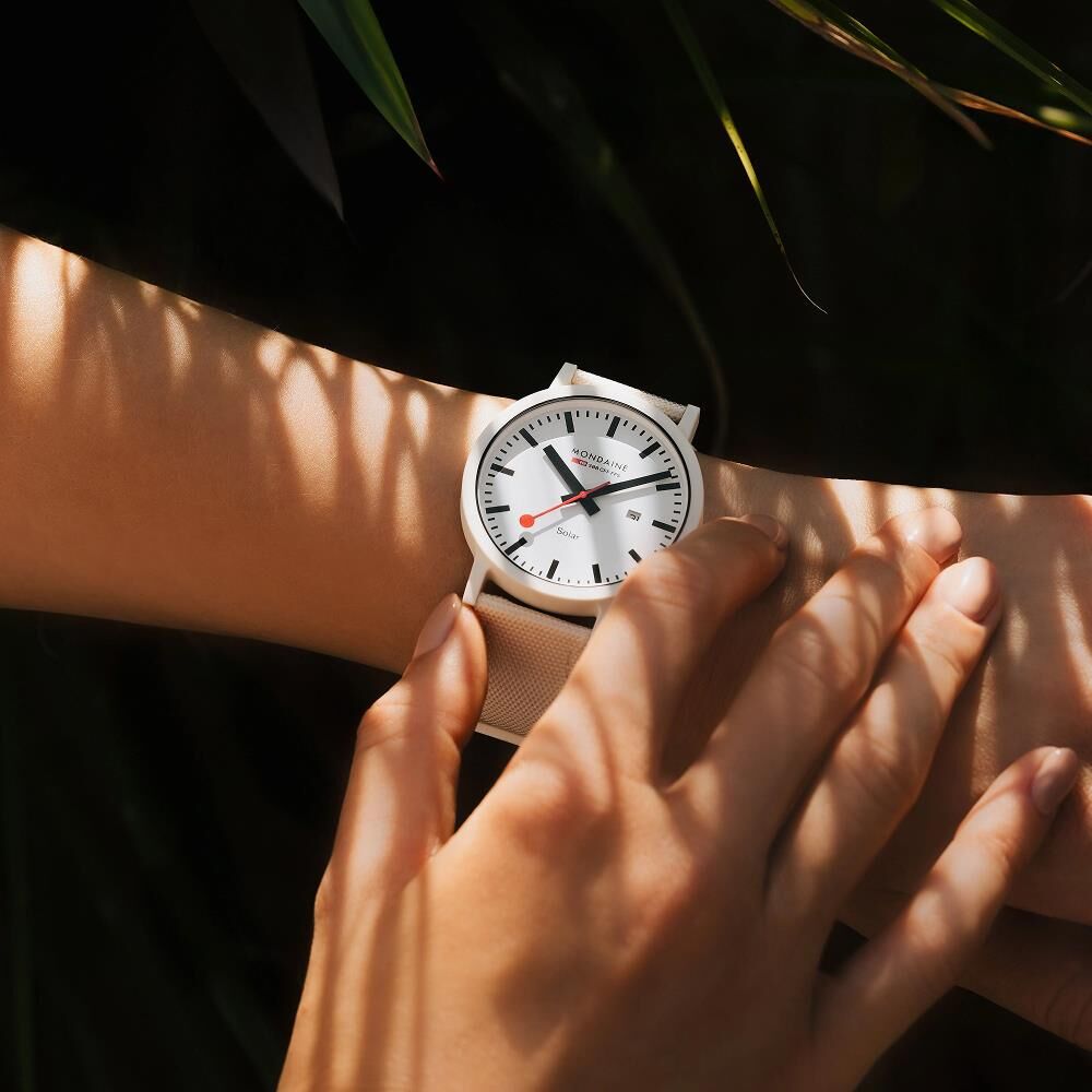 MONDAINE ESSENCE SOLAR MS1.41910.LA Erkek Kol Saati