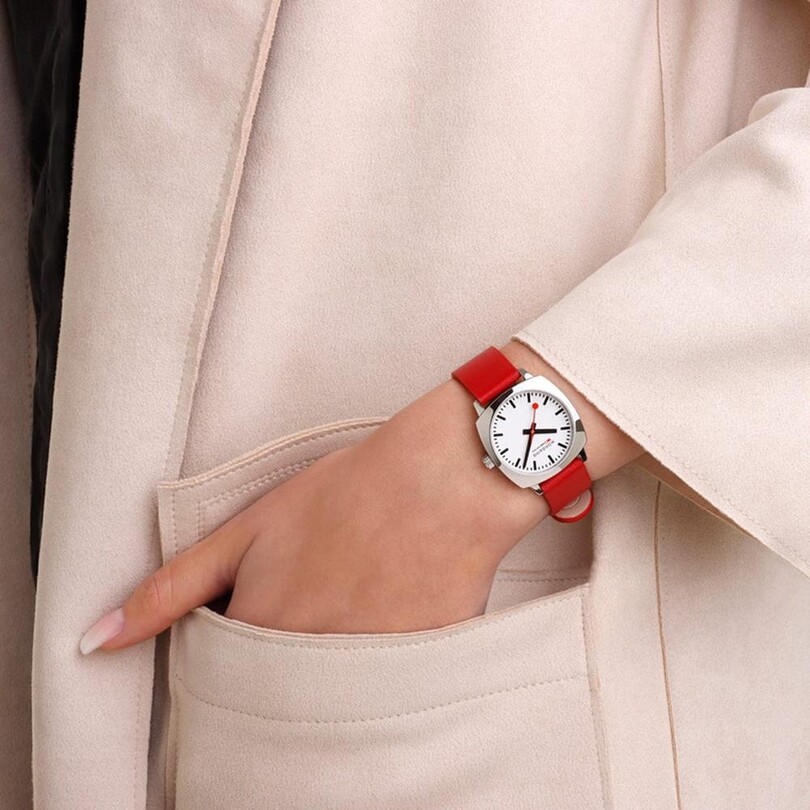 MONDAINE PETITE CUSHION MSL.31110.LCV Kadın Kol Saati - Thumbnail